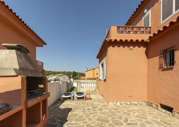 Casa vacanze Villa Con Piscina Privada A 250M De La Playa - Es-325-12 Torroella de Montgrí
